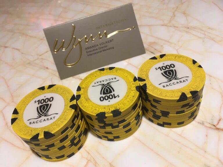 casino-chips-and-casino-host-card-wynn-las-veg