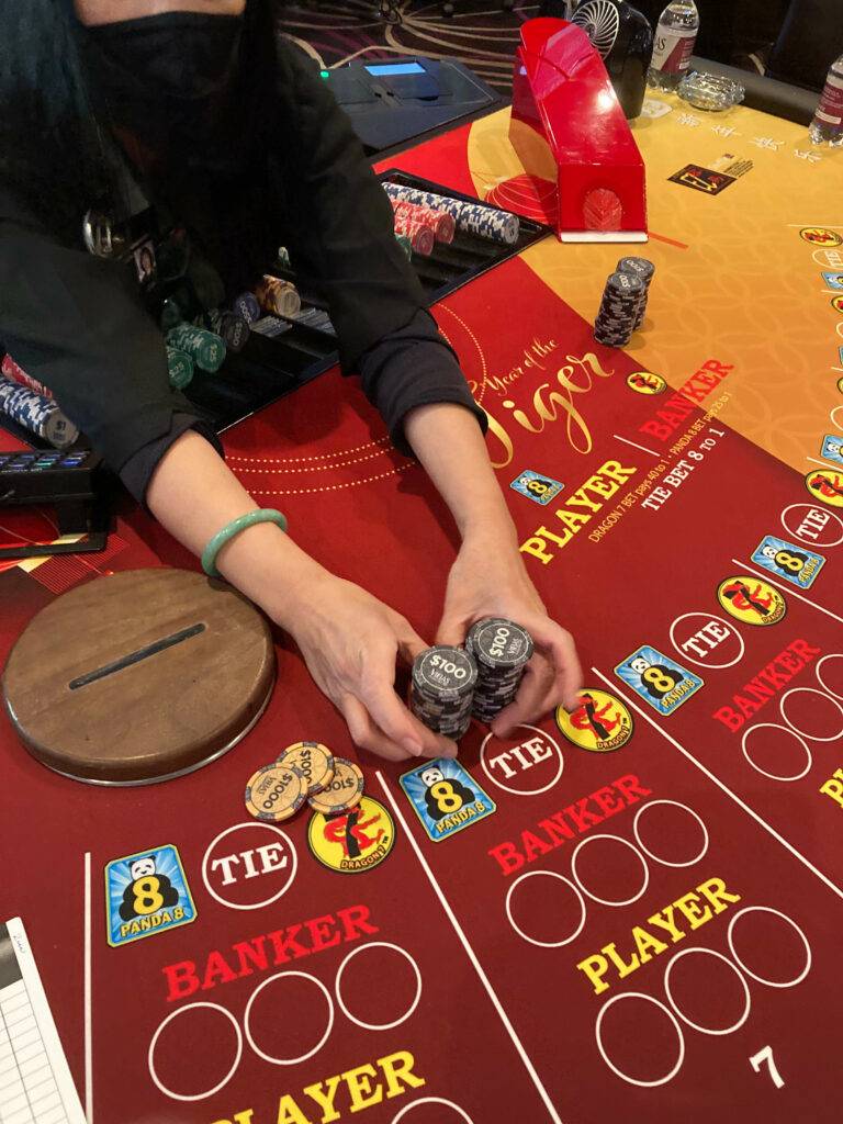 casino-deal-coloring-up
